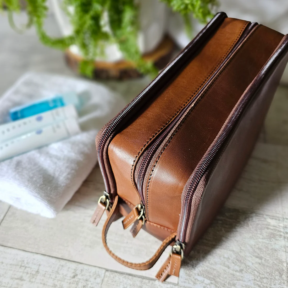 Men's Leather Dopp Kit - Image 2