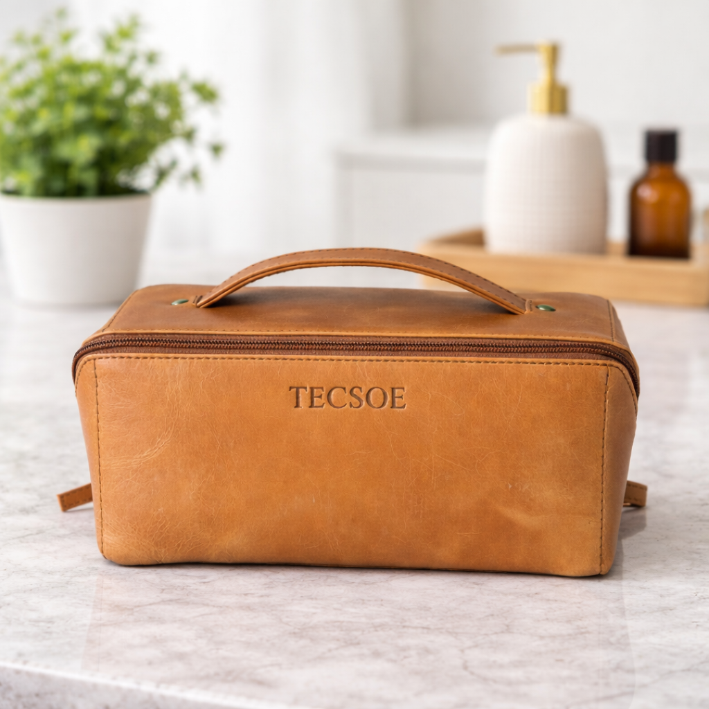Toiletry kit , Makeup pouch, Doppkit